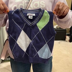 Kittenish V-Neck Sweater Vest in Navy and Light Green